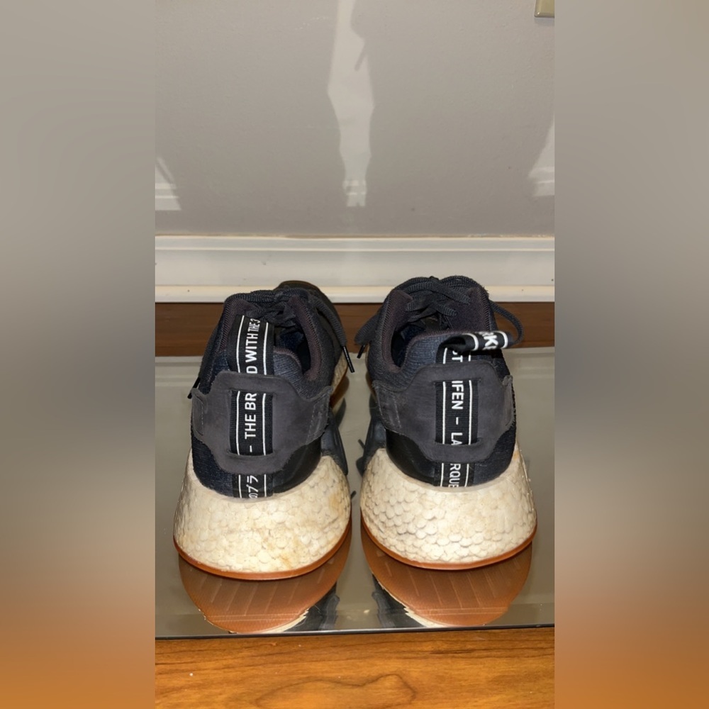 Adidas NMD R2 - Picture 3 of 3
